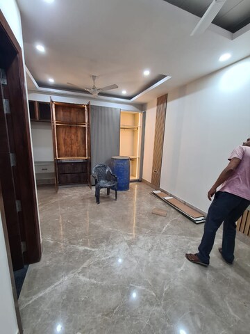 Parking in 6+ BHK Independent House at Sector 100 – for Rent