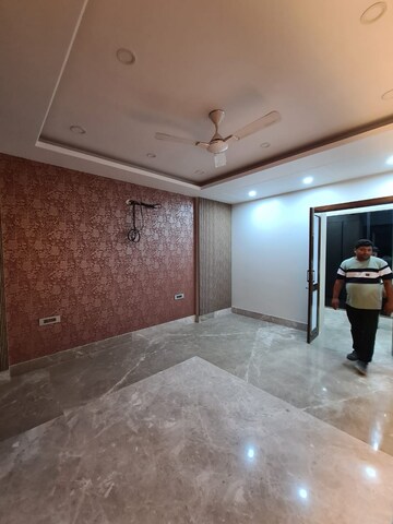 Room in 6+ BHK Independent House at Sector 100 – for Rent
