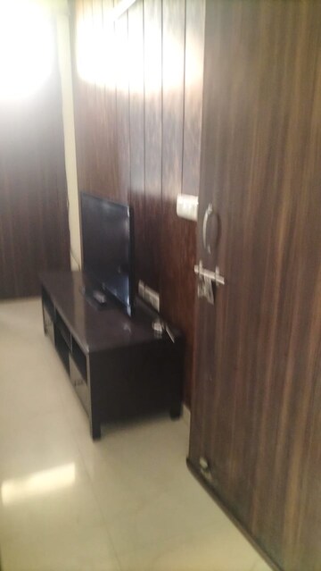 Furnished Amenities in 2.5 BHK Apartment at SRS Royal Hills, Sector 87 – for Rent