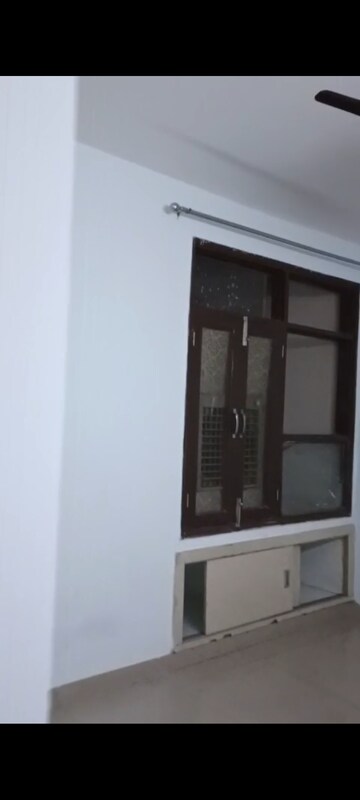 Furnished Amenities in 2 BHK Apartment at BPTP Discovery Park, Sector 80 – for Rent