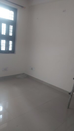 Room in 2.5 BHK Builder Floor at Mayur Vihar – for Sale