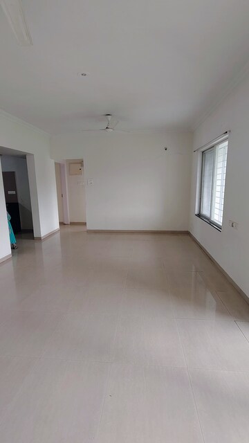 Room in 4 BHK Apartment at Ganga Legend, Bavdhan – for Rent