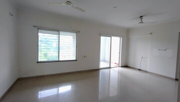 Room in 4 BHK Apartment at Ganga Legend, Bavdhan – for Rent