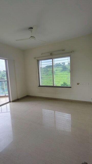 Room in 4 BHK Apartment at Ganga Legend, Bavdhan – for Rent