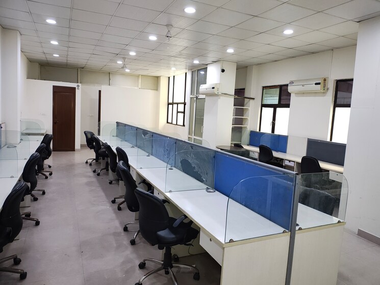 Team Area, sector 10 Commercial Office Space 3000 Sq.Ft. In Sector 10 Noida 9097163