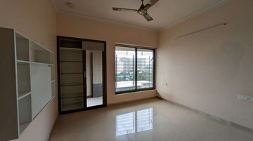 Bedroom in 2.5 BHK Apartment at Kalpataru Hills, Manpada – for Rent