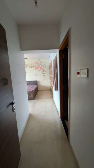 Bedroom in 2.5 BHK Apartment at Kalpataru Hills, Manpada – for Rent