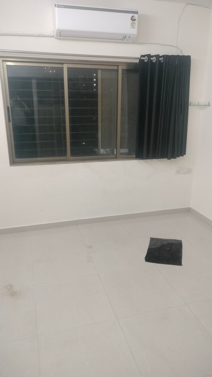 Room, dadar west 1 Bedroom 350 Sq.Ft. Apartment In Dadar West Mumbai 9097231