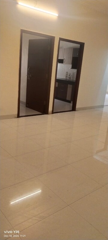 Room in 2 BHK Apartment at Rishita Manhattan, Gomti Nagar – for Rent