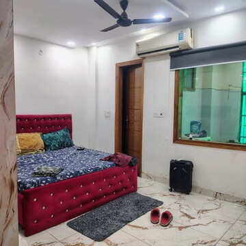 Bedroom in 3 BHK Builder Floor at Sector 105 – for Rent