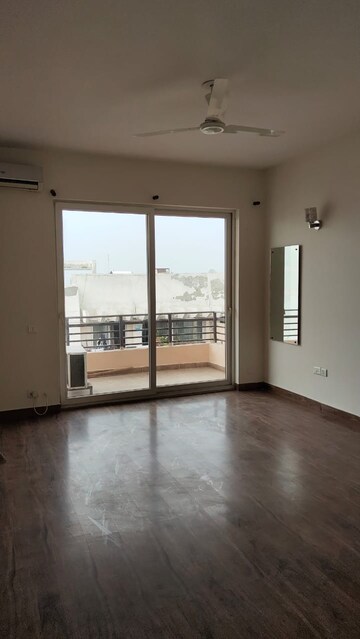 Room in 3.5 BHK Apartment at Puri The Pranayam, Sector 82 – for Rent