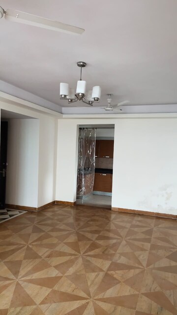 Room in 3.5 BHK Apartment at Puri The Pranayam, Sector 82 – for Rent