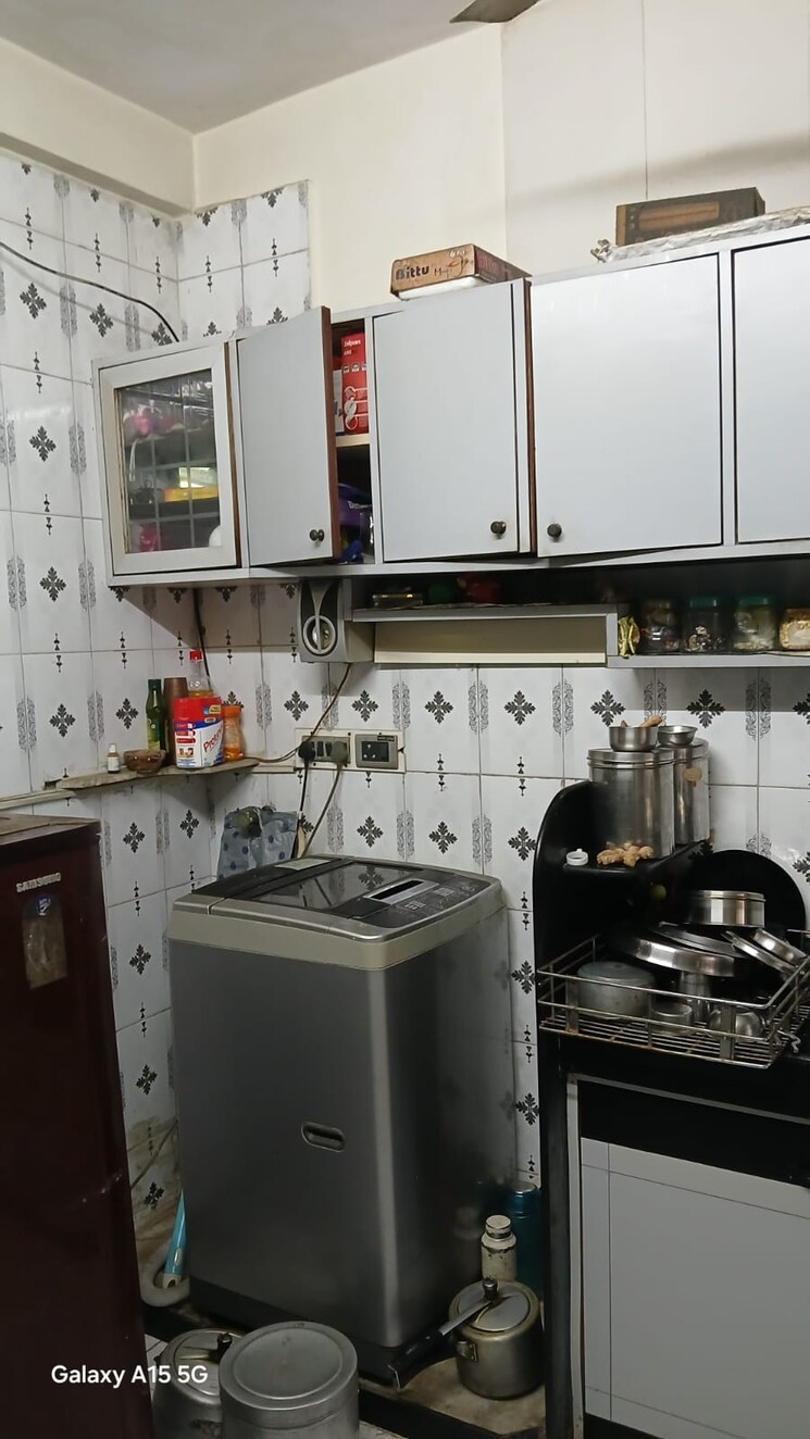 Kitchen, satellite-tower 3 Bedroom 1800 Sq.Ft. Apartment In Goregaon East Mumbai 9097284