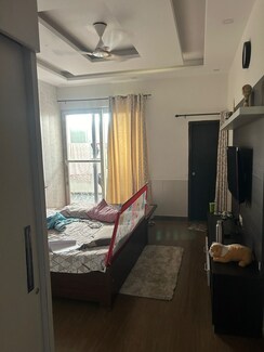 4 BHK + Servant Room Apartment For Sale in Tata Primanti-Tower Residences