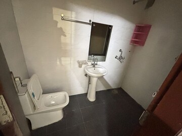 Bathroom in 4 BHK Apartment at Tata Primanti-Tower Residences, Sector 72 – for Sale