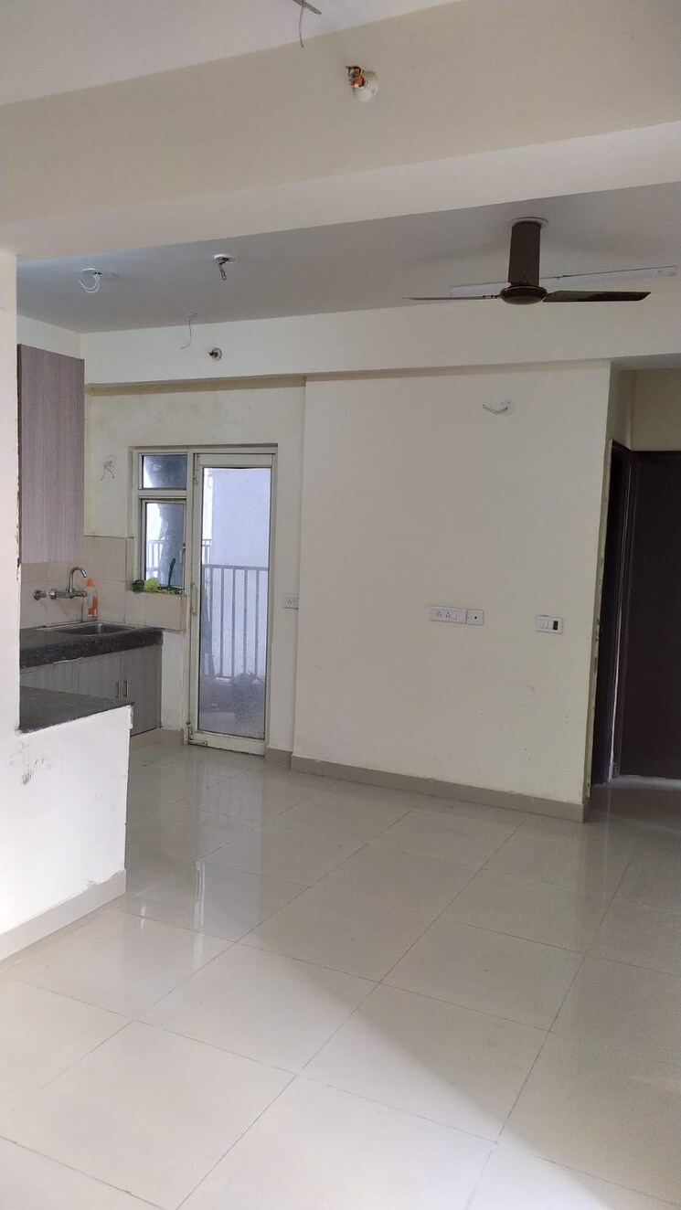 Room, crossing-republik 3 Bedroom 1475 Sq.Ft. Apartment In Crossing Republic Ghaziabad 9097322