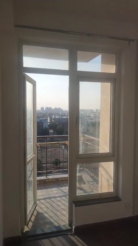 3 BHK + Extra Room Apartment For Rent in Puri Vip Floors