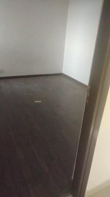 Room in 3 BHK Apartment at Puri Vip Floors, Sector 81 – for Rent