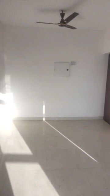 Room in 3 BHK Apartment at Puri Vip Floors, Sector 81 – for Rent