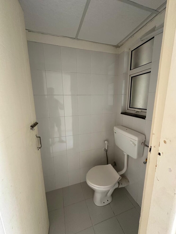 Bathroom, bestech-park-view-sanskruti 3 Bedroom 1995 Sq.Ft. Apartment In Sector 92 Gurgaon 9097319