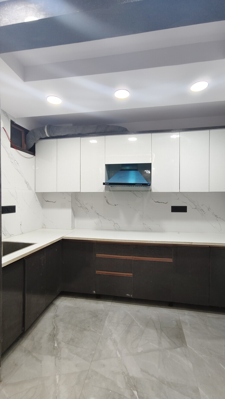 Kitchen, govindpuri 3 Bedroom 900 Sq.Ft. Builder Floor In Govindpuri Delhi 9097335