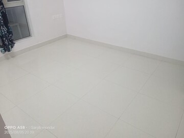 Room in 3 BHK Apartment at Sunshine Enclave New Town, New Town – for Sale