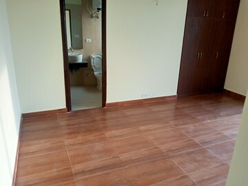 Room in 2 BHK Apartment at Ansal Highland Park, Sector 103 – for Rent