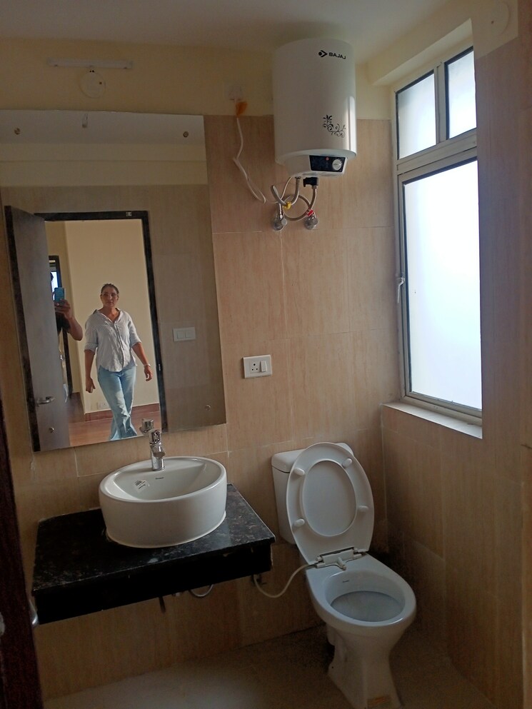 Bathroom, ansal-highland-park 2 Bedroom 1361 Sq.Ft. Apartment In Sector 103 Gurgaon 9097391
