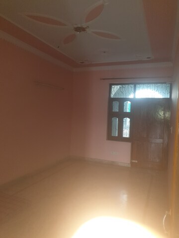 Room in 2 BHK Independent House at Sector 16 – for Rent