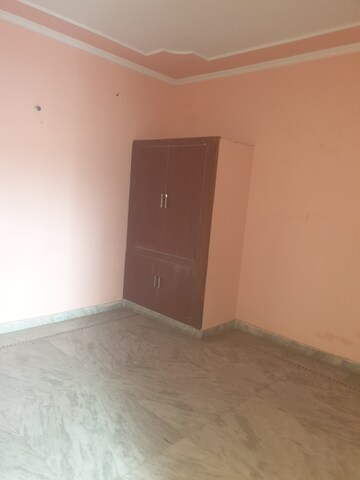 Room in 2 BHK Independent House at Sector 16 – for Rent
