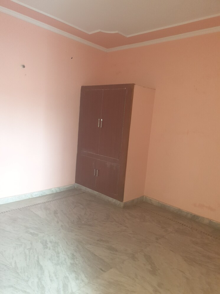 Room, sector 16 2 Bedroom 1150 Sq.Ft. Independent House In Sector 16 Faridabad 9097527