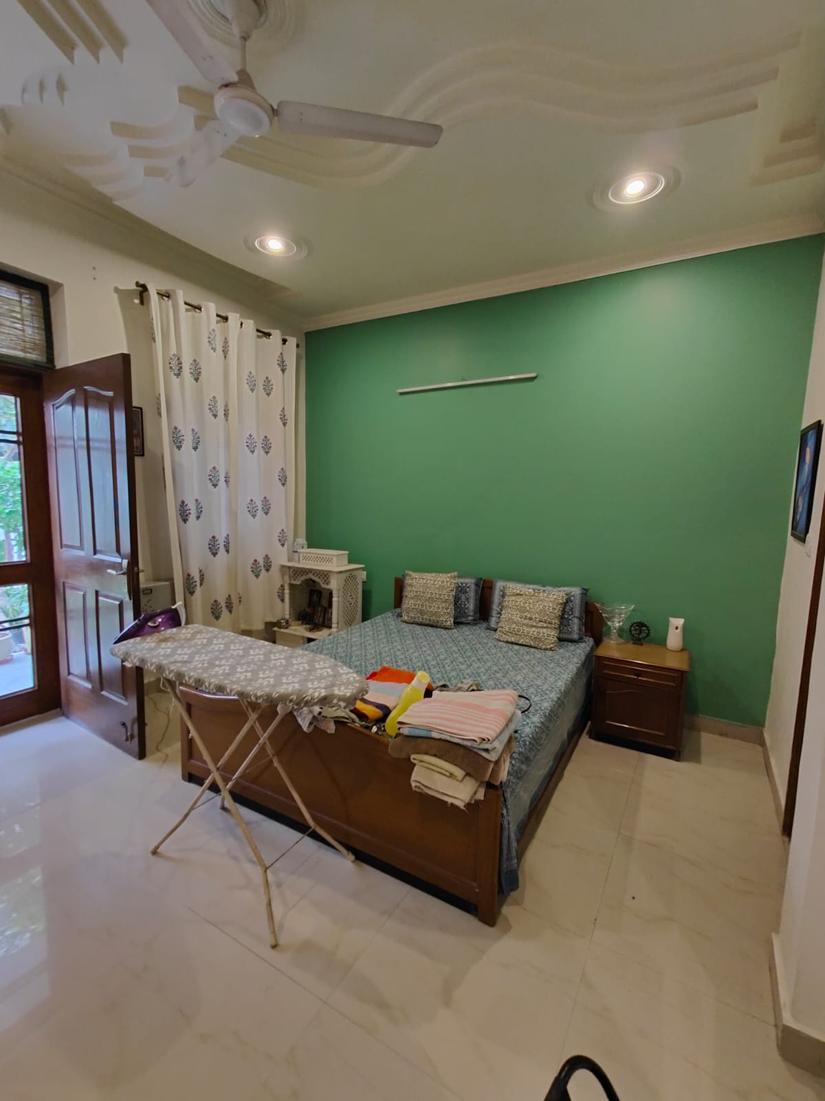 3 BHK + Pooja Room,Servant Room,Study Room,Extra Room Builder Floor For Rent in Green Fields Colony