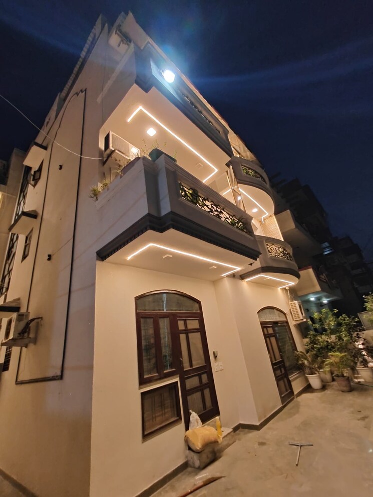 Exterior View, green fields colony 3 Bedroom 200 Sq.Yd. Builder Floor In Green Fields Colony Faridabad 9097548