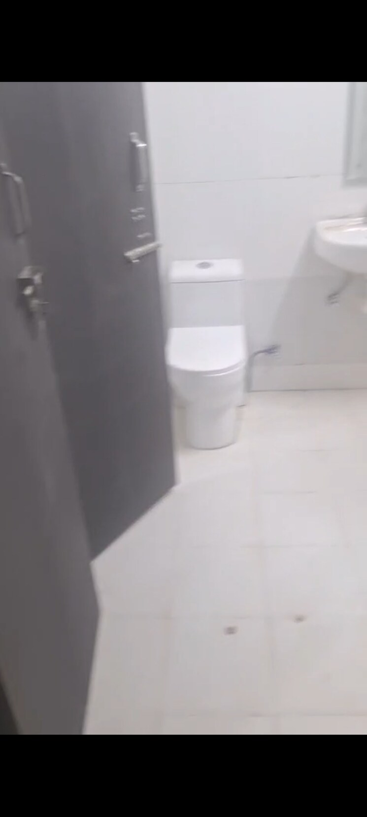 Room, rwa-apartments 3 Bedroom 2000 Sq.Ft. Independent House In Sector 31 Noida 9097560