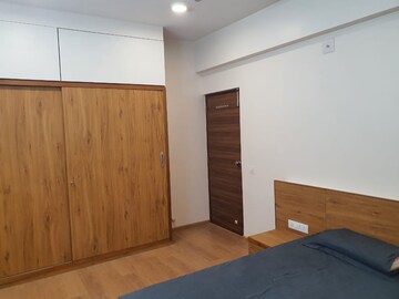 Room in 3 BHK Apartment at Ambli Road – for Rent