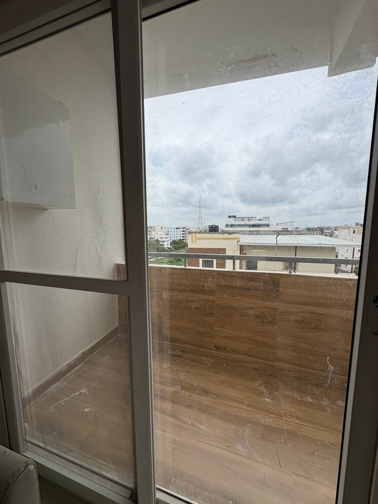 Balcony, financial district 2 Bedroom 1100 Sq.Ft. Builder Floor In Financial District Hyderabad 9097600