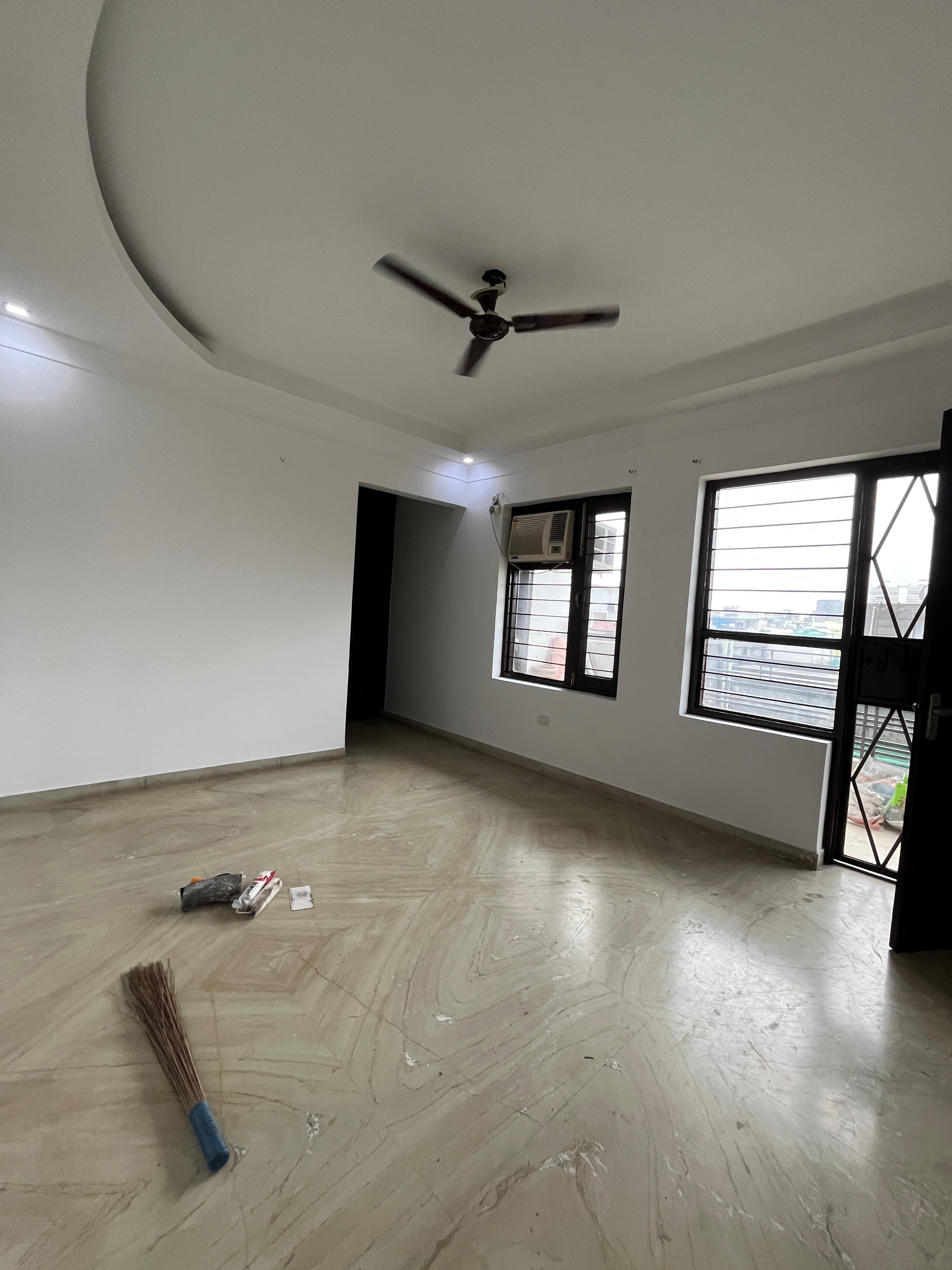 3 BHK + Pooja Room,Servant Room,Study Room,Extra Room Builder Floor For Rent in Green Fields Colony