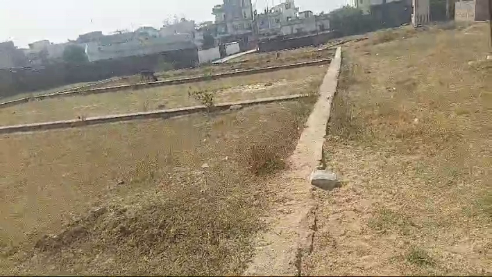 Plot For Sale in Latma Road