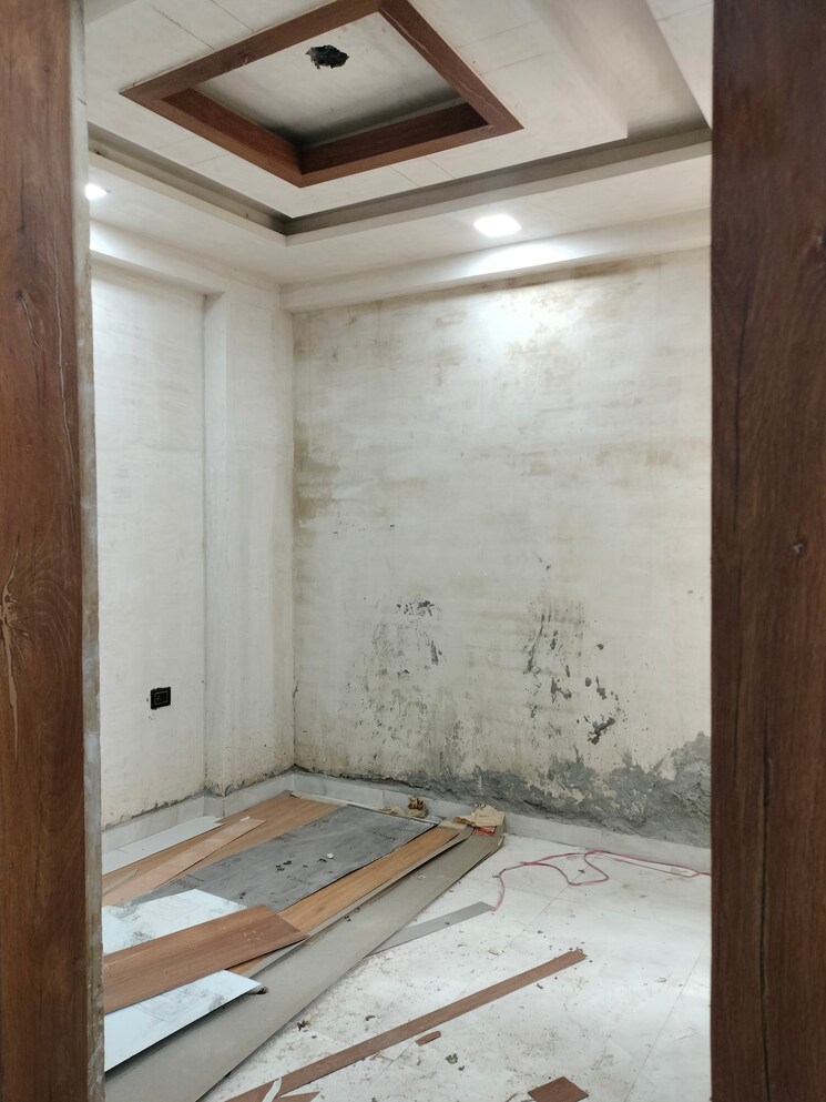 Room, knowledge park v greater noida 4 Bedroom 2200 Sq.Ft. Builder Floor In Knowledge Park V Greater Noida Greater Noida 9097709