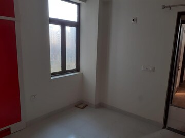 Room in 2 BHK Apartment at Amolik Heights, Sector 88 – for Rent