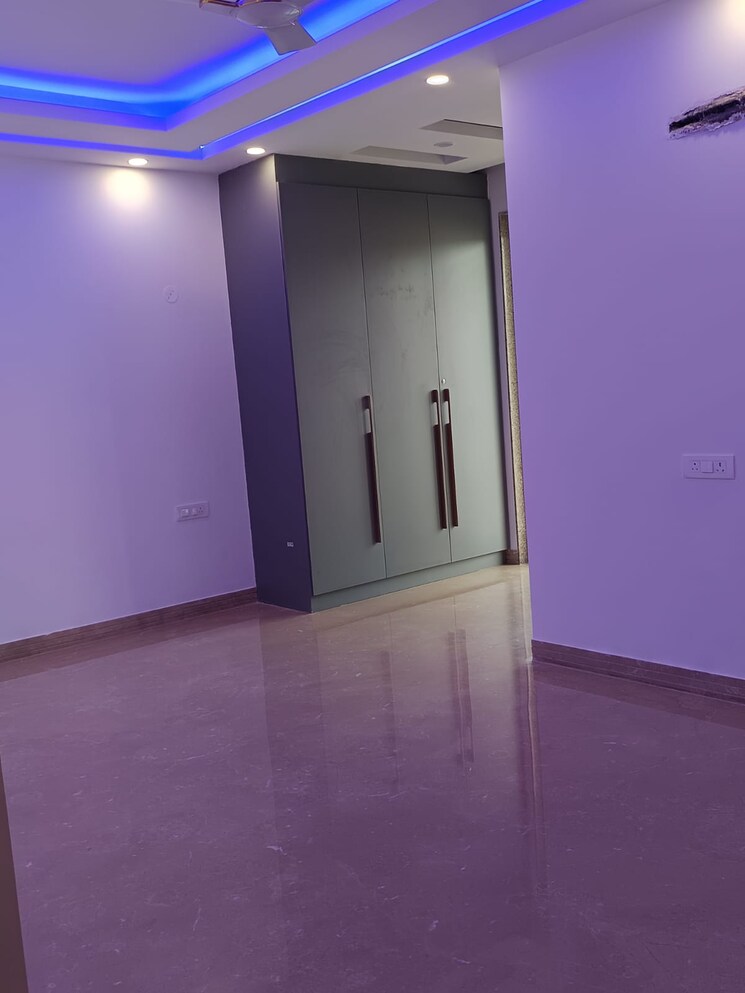 Room, parklands 4 Bedroom 500 Sq.Ft. Builder Floor In Sector 85 Faridabad 9097680