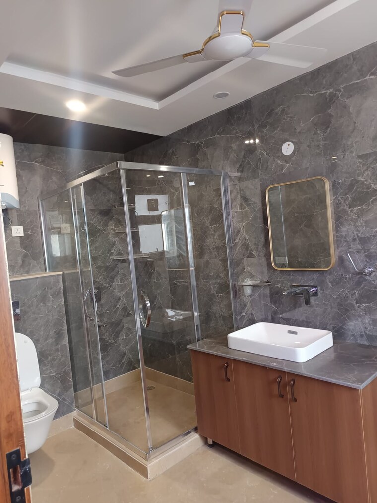 Team Area, parklands 4 Bedroom 500 Sq.Ft. Builder Floor In Sector 85 Faridabad 9097680