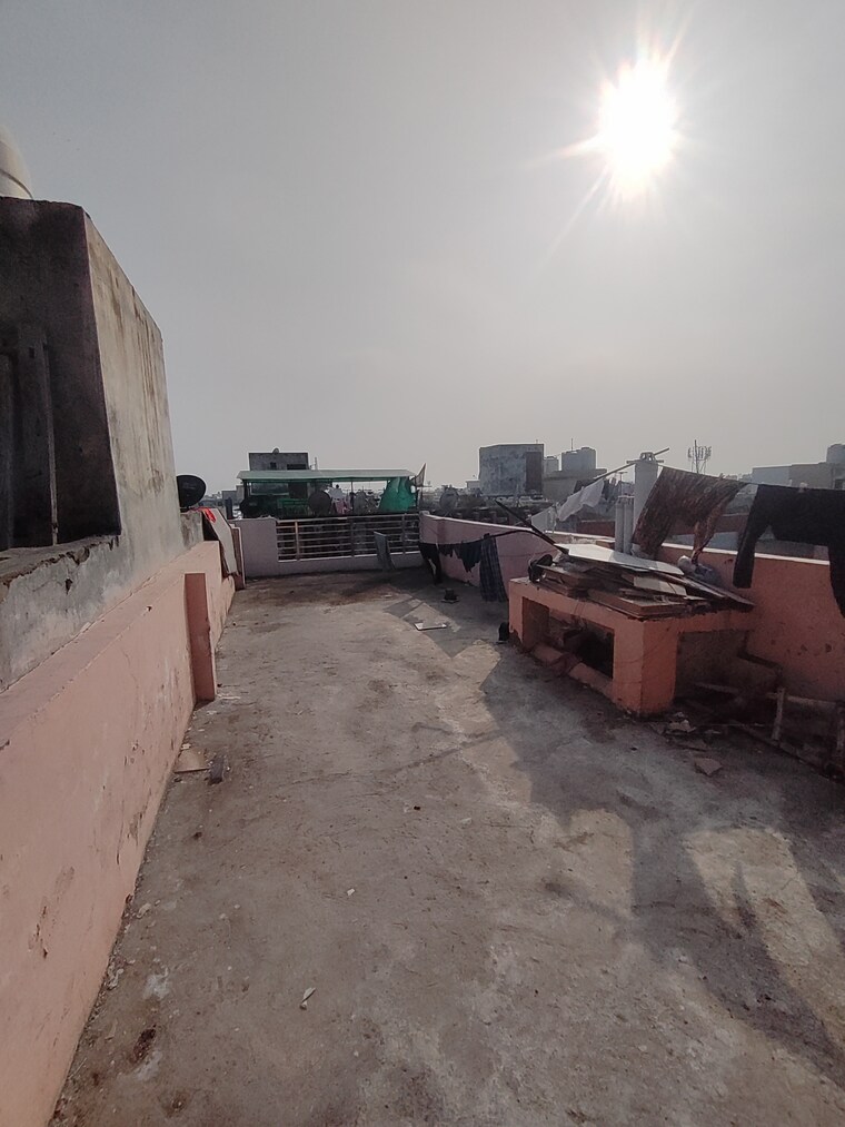 Terrace, dwarka mor 1 Bedroom 40 Sq.Yd. Builder Floor In Dwarka Mor Delhi 9097689