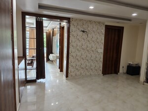 Room in 3.5 BHK Builder Floor at Sector 85 – for Sale