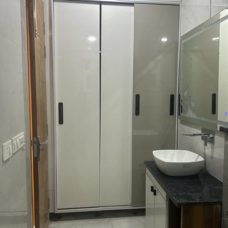 Bathroom, hong-kong-bazaar 4 Bedroom 270 Sq.Yd. Builder Floor In Sector 56 Gurgaon 9097718