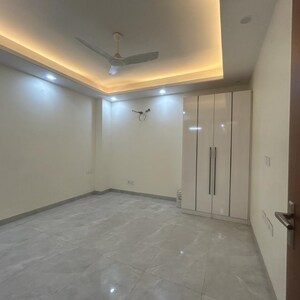 Room in 4 BHK Builder Floor at Hong Kong Bazaar, Sector 56 – for Sale