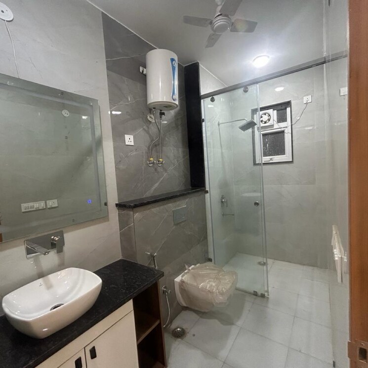 Bathroom, hong-kong-bazaar 4 Bedroom 270 Sq.Yd. Builder Floor In Sector 56 Gurgaon 9097718