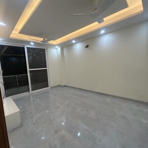 Furnished Amenities in 4 BHK Builder Floor at Hong Kong Bazaar, Sector 56 – for Sale