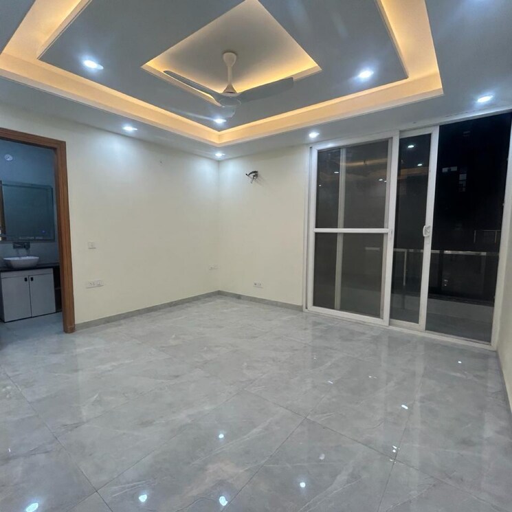 Room, hong-kong-bazaar 4 Bedroom 270 Sq.Yd. Builder Floor In Sector 56 Gurgaon 9097718