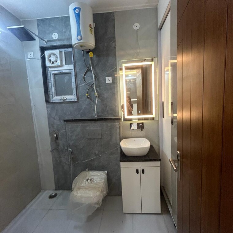 Bathroom, hong-kong-bazaar 4 Bedroom 270 Sq.Yd. Builder Floor In Sector 56 Gurgaon 9097718
